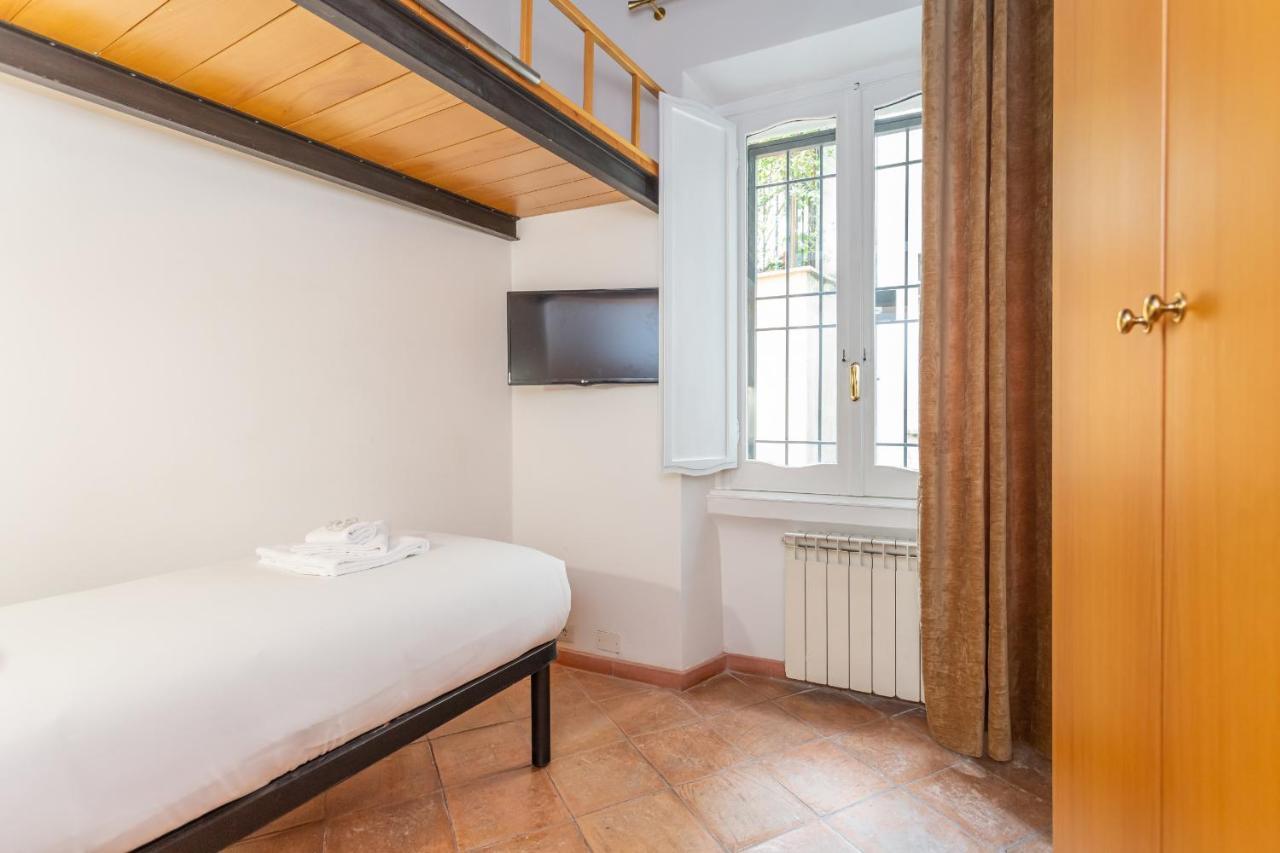Apartment Barberini 3 Bdr Rome