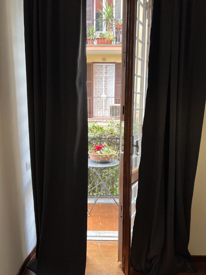 Alojamento de Acomodação e Pequeno-almoço Emi's Roma