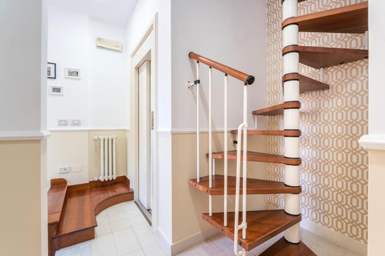Apartamento Elizabeth Penthouse, Charmy In Little London 10 Min From The Center Roma