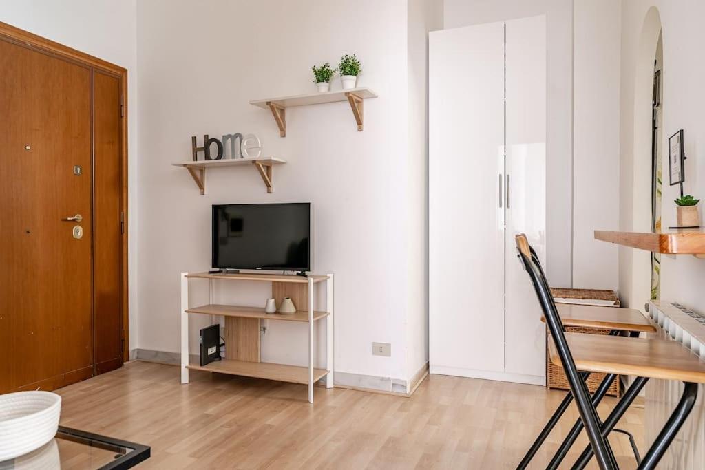 Le Di Marta - Stazione Tiburtina Apartamento *