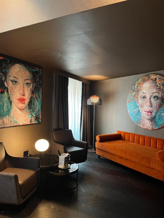U-visionary Hotel
