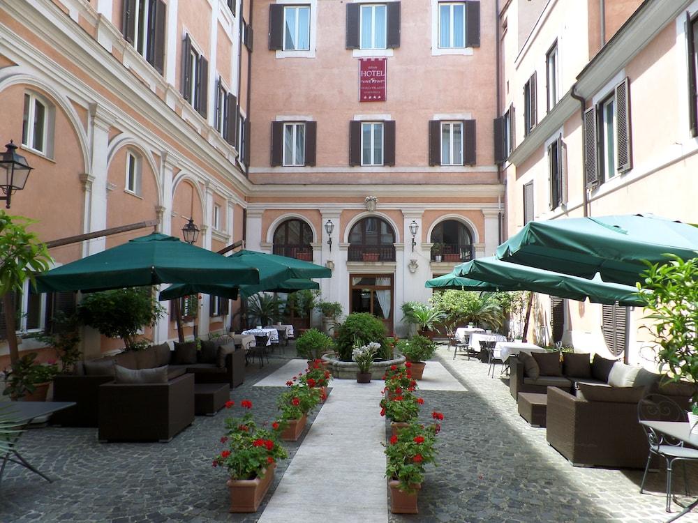 Relais Antico Palazzo Rospigliosi Hotell 4*