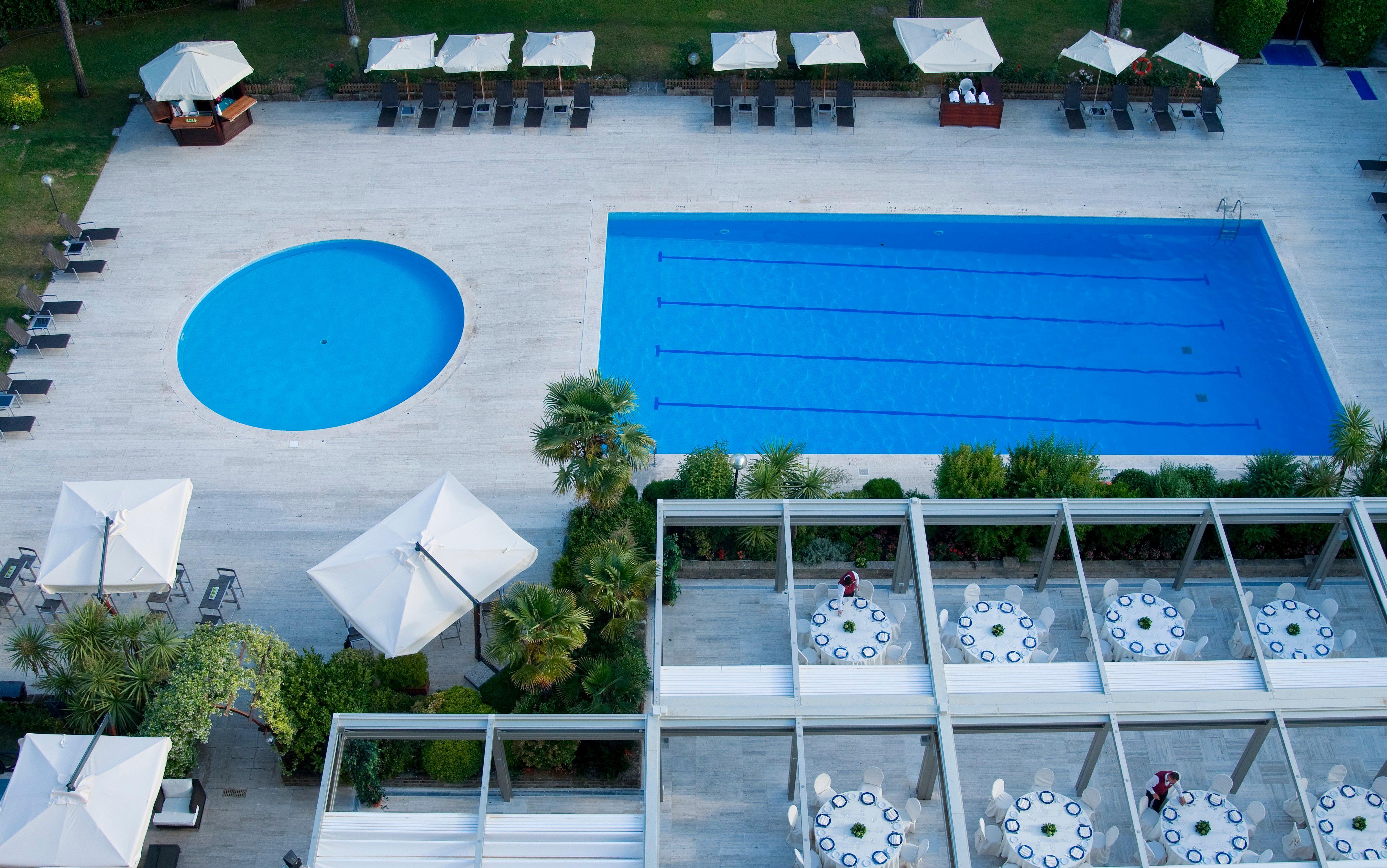- Eur Parco Dei Medici By Ihg Hotell Roma
