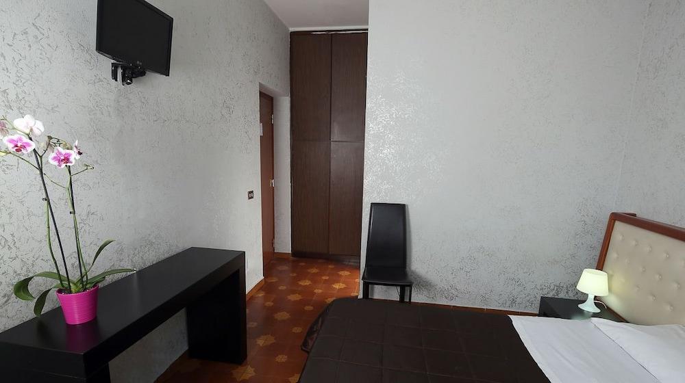 Roma Room Hotel Hotel