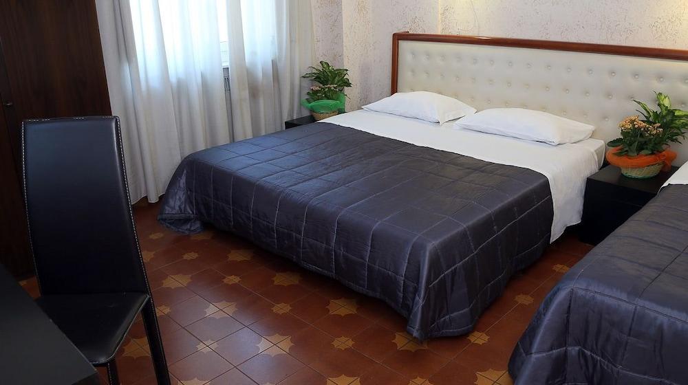 Roma Room Hotel 3* Roma