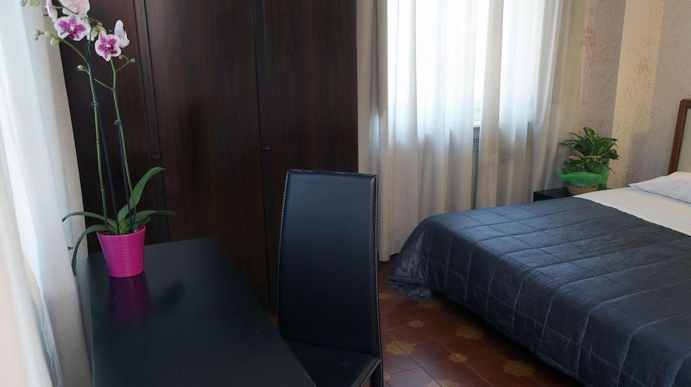 Roma Room Hotel Hotel 3*