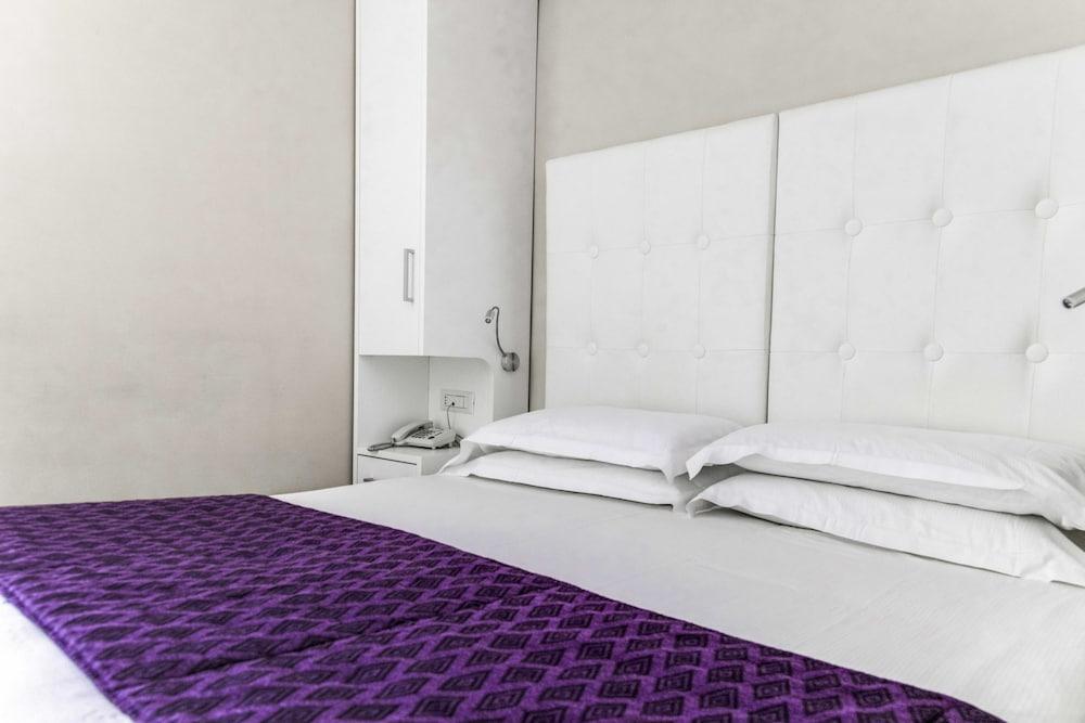 Hotell Relais Trevi 95 Boutique (adults Only) 4*