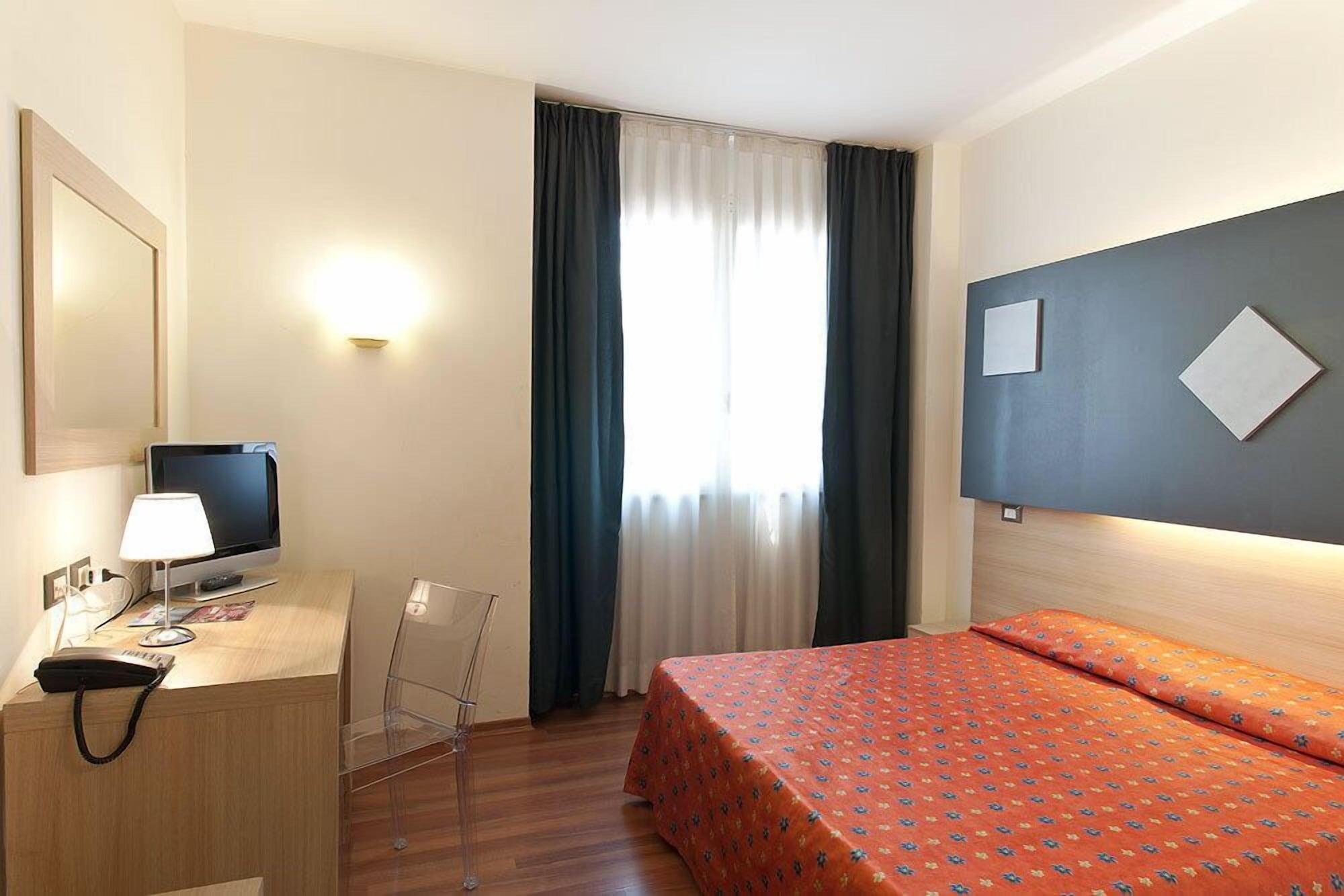 Hotell San Remo 3*