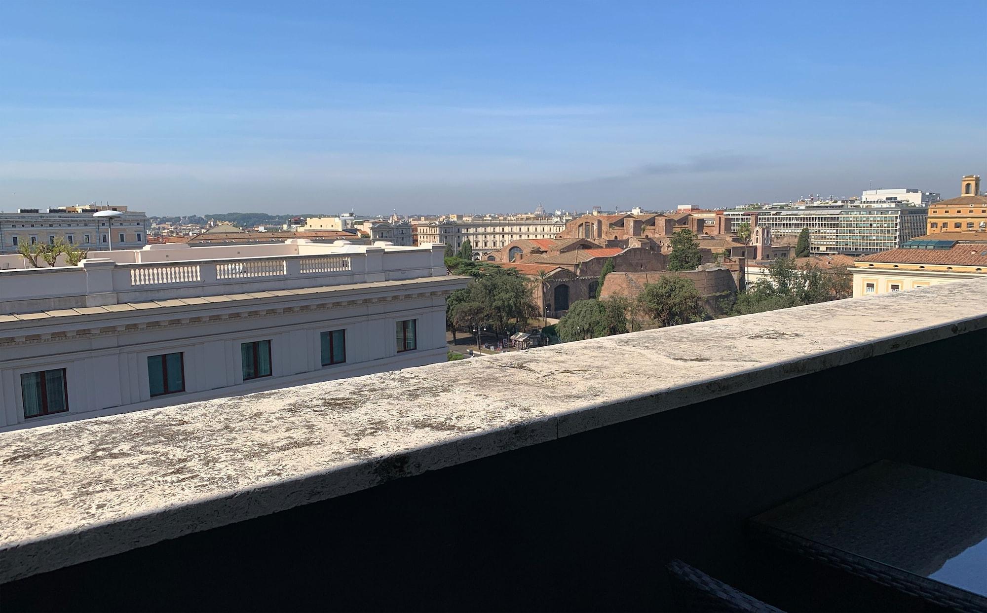 Western Premier Royal Santina Hotel