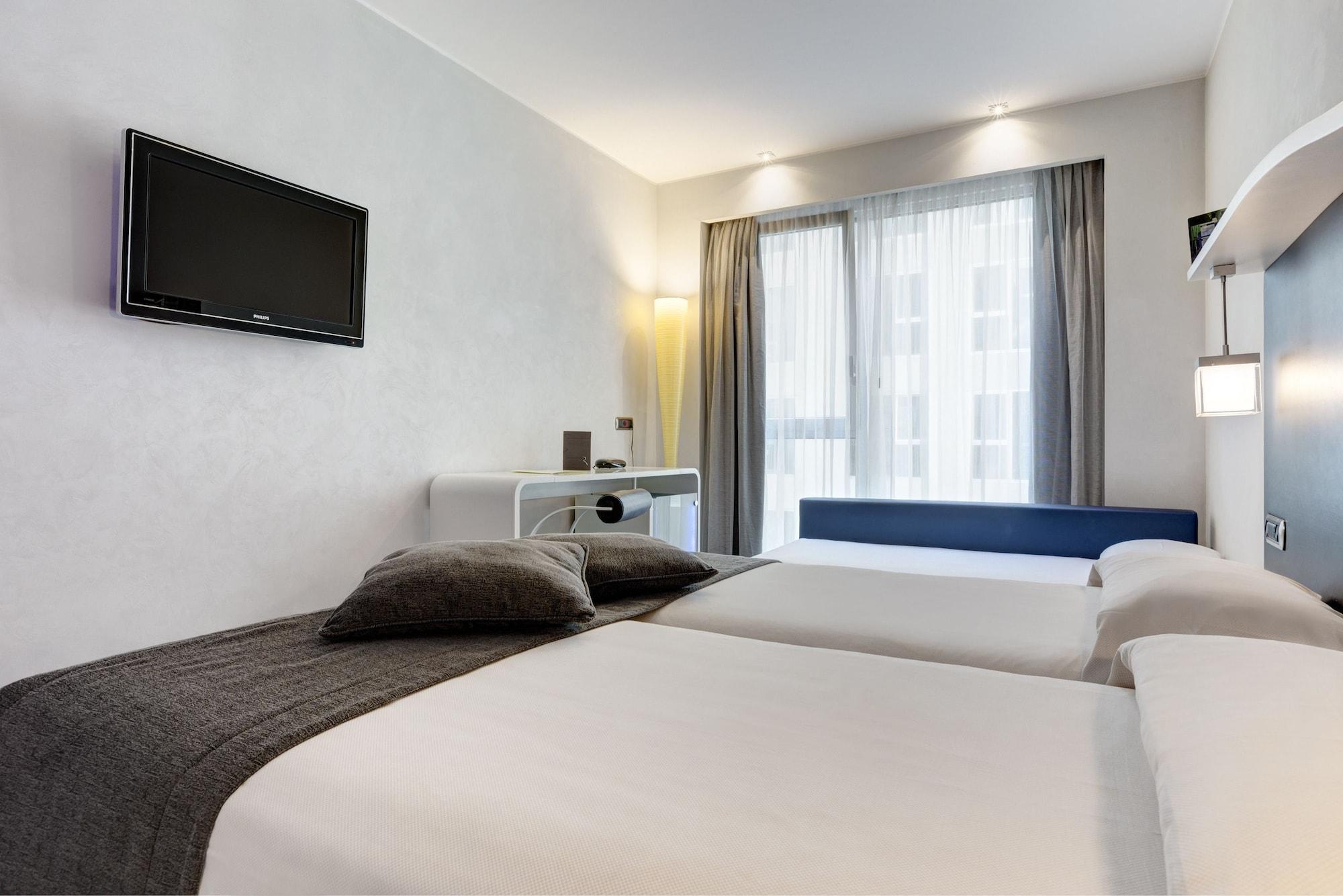 Western Premier Royal Santina Rome