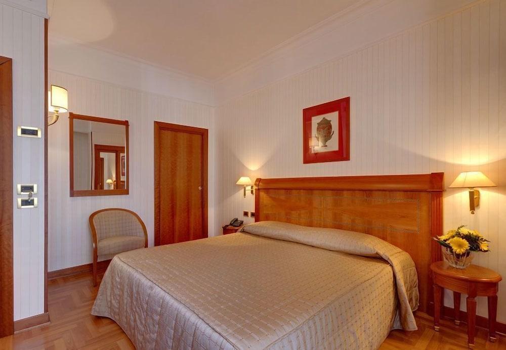 Residenza Romacentro Pensión