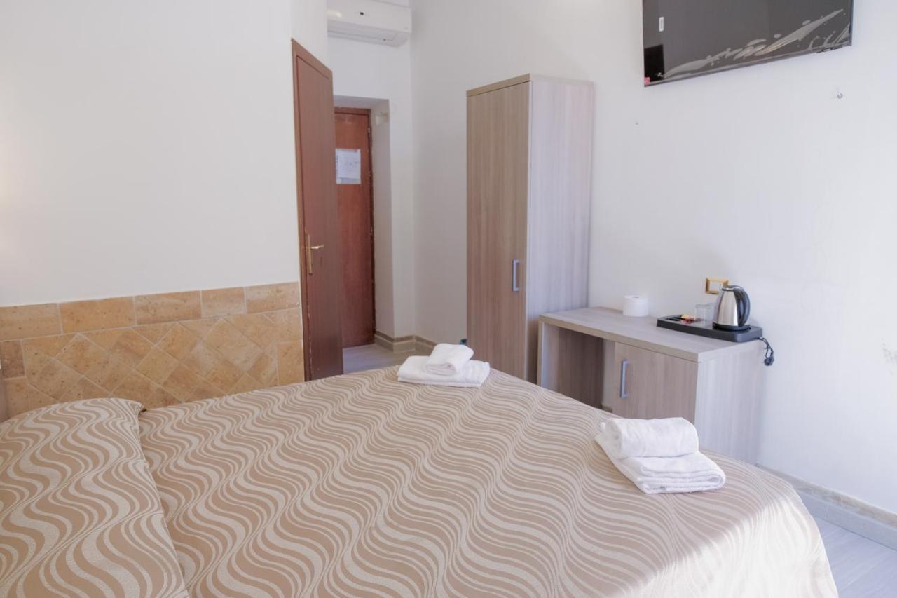 Hotel Alex Square