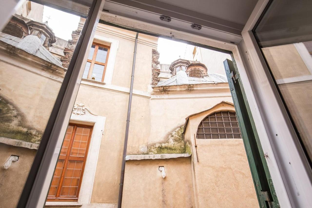 Navona Flat *