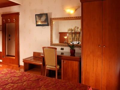 Serena Srl Hotell