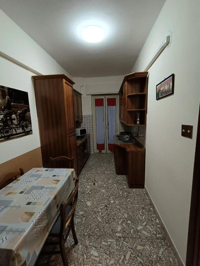 A Casa Di Lo Apartment *