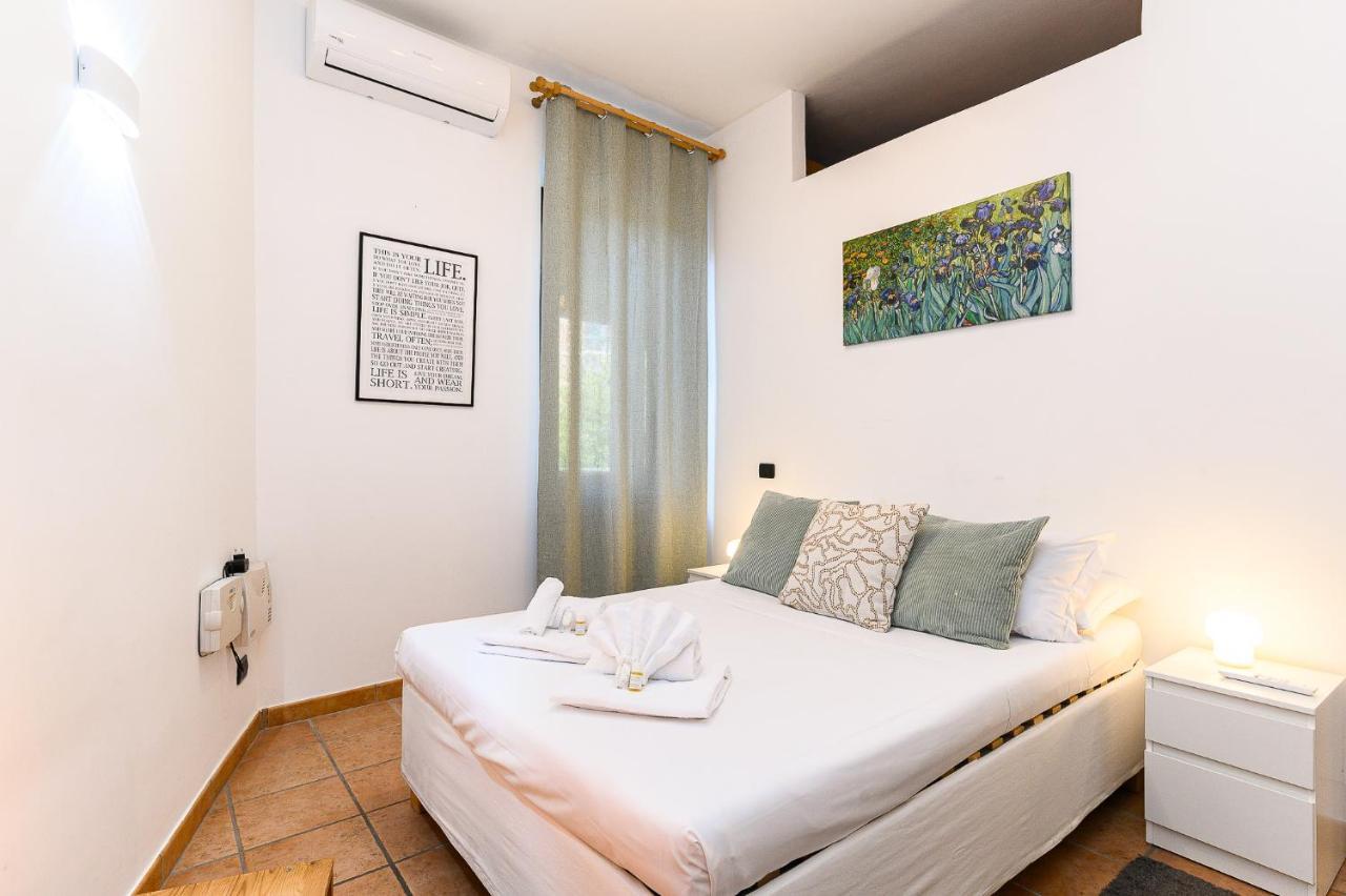 Cozy With Balcony By Ndp Rent * Roma