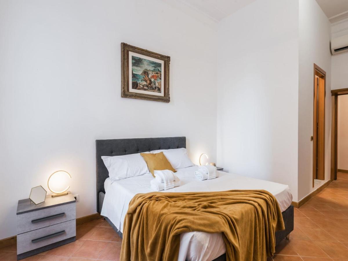 The Rent - Three-bedroom Near The Quirinale Roma