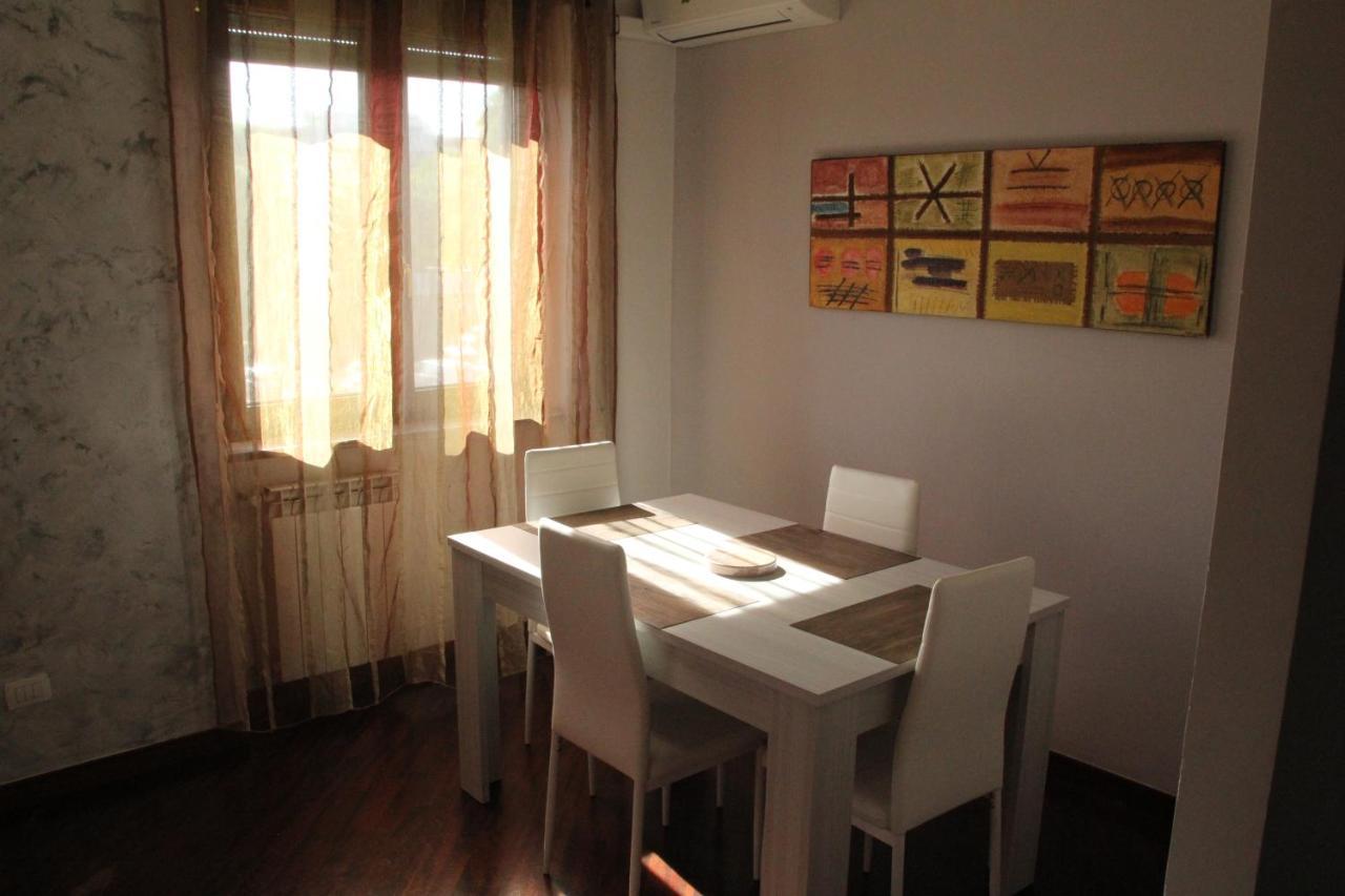 Capital House Apartment Rom
