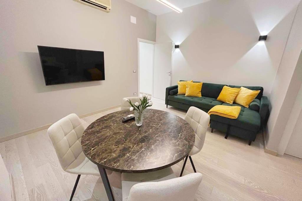 Casa Nicola- Apt In The Heart Of Leilighet