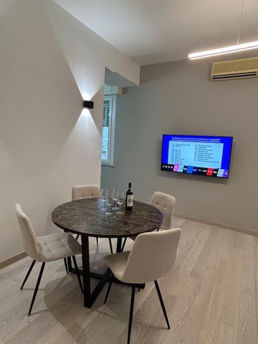 Casa Nicola- Apt In The Heart Of Leilighet *