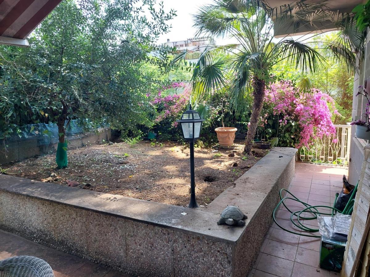 Con Giardino In Zona Ponte Milvio E Stadio Olimpico * Rom