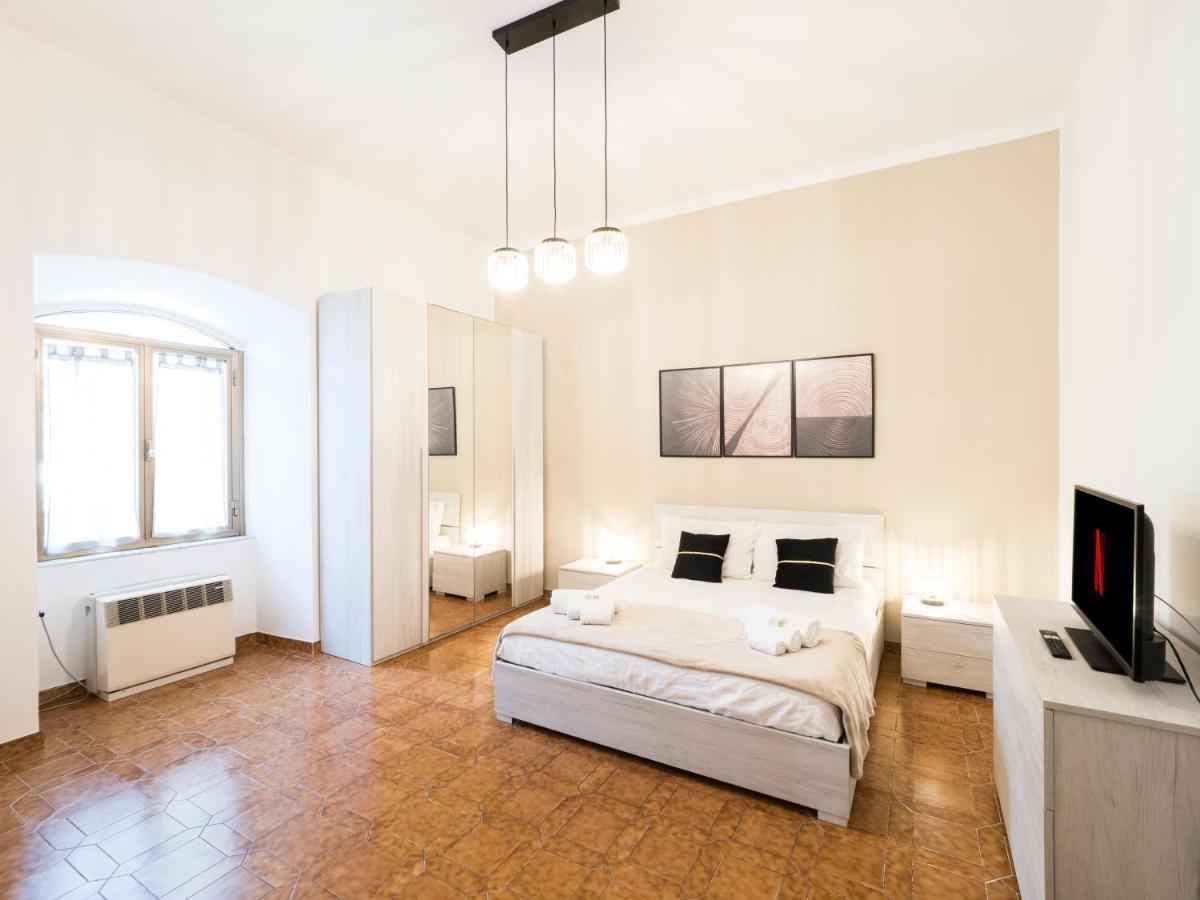 Appartamento {2 Steps From The Colosseum} Free Wi-fi & Netflix *
