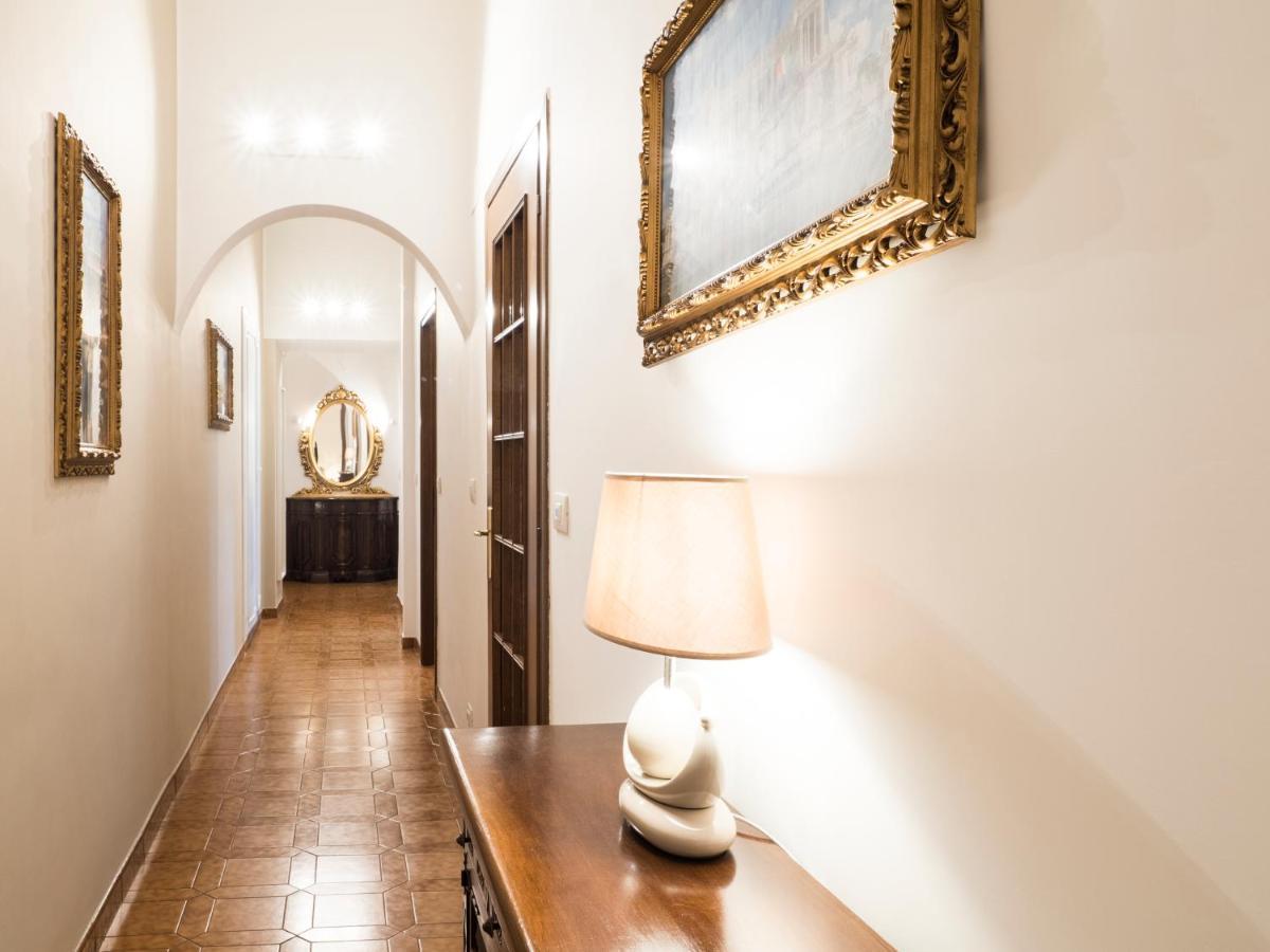 {2 Steps From The Colosseum} Free Wi-fi & Netflix * Roma