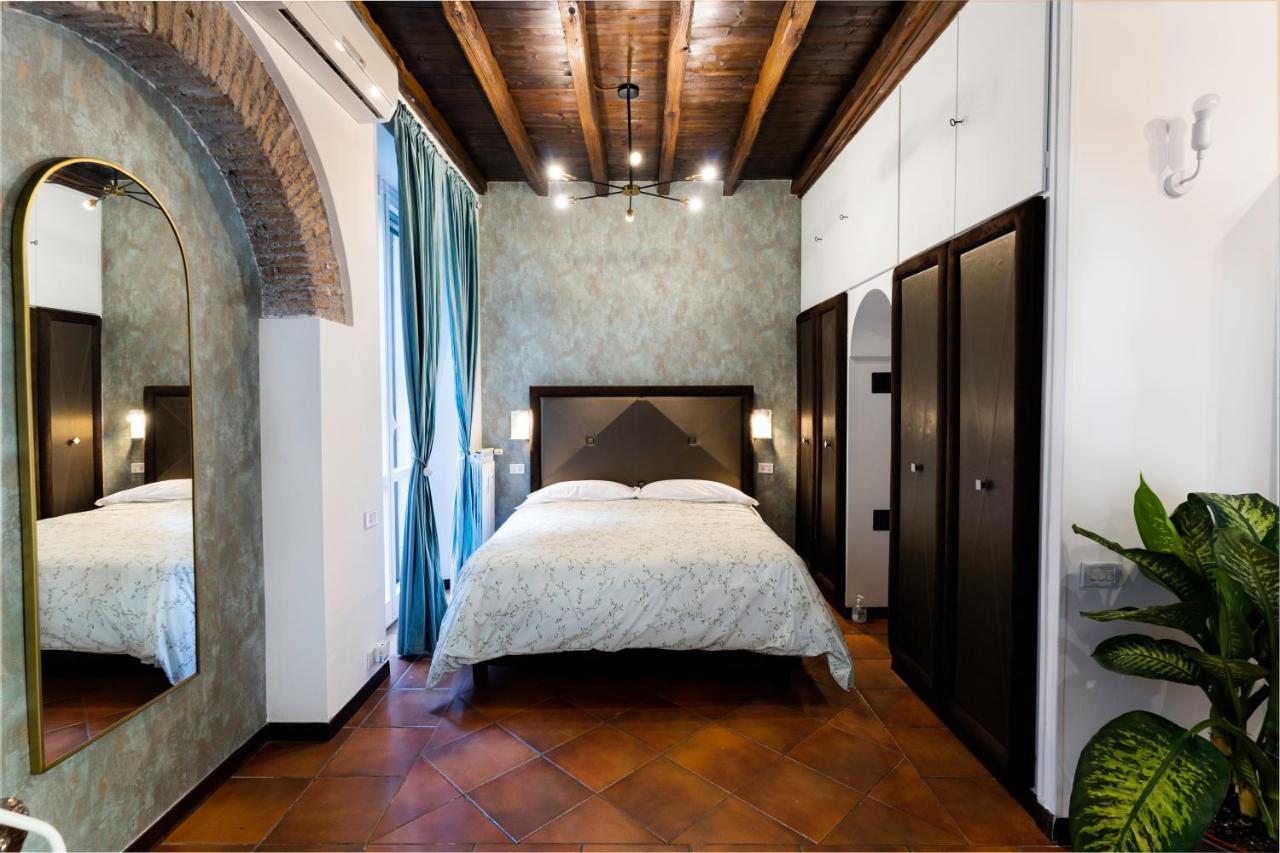 Quiet Trevi Fountain With Patio And Backyard * Roma