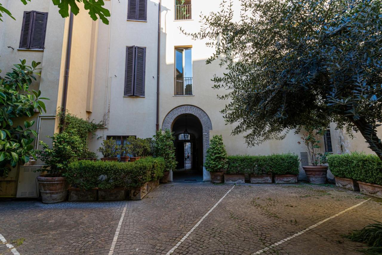 Quiet Trevi Fountain With Patio And Backyard Appartamento Roma
