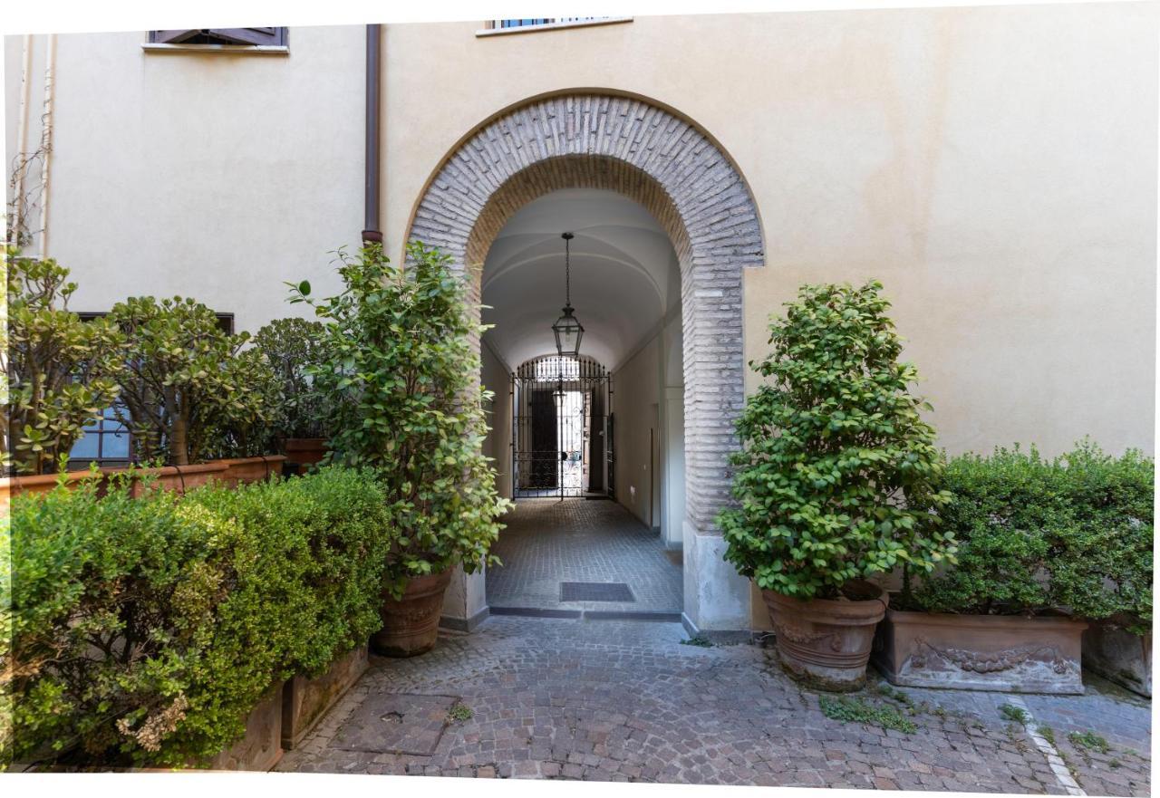 Appartamento Quiet Trevi Fountain With Patio And Backyard Roma