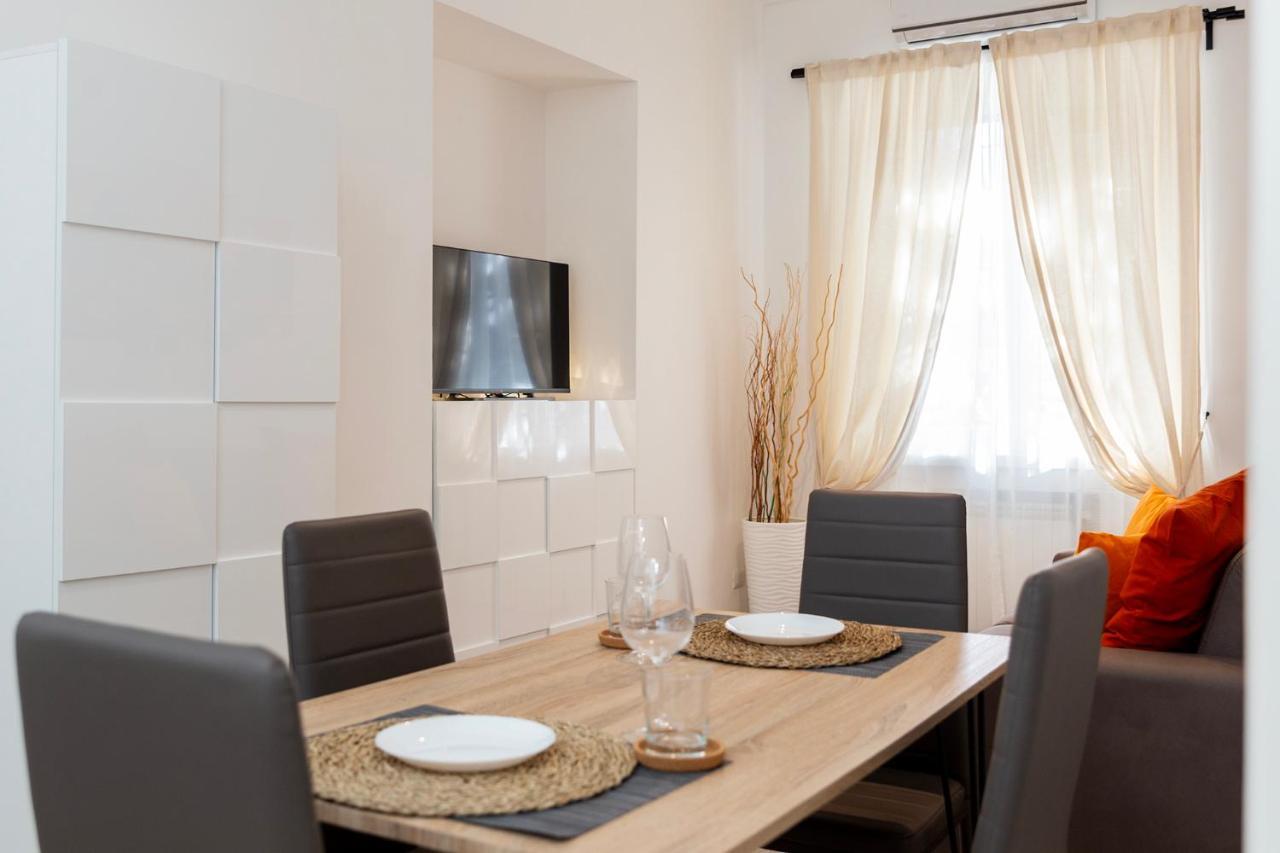 Domus Opimiani Apartment *