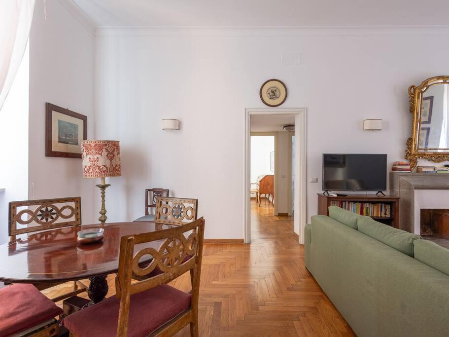 Apartment Giulia Luxury Two Bedroom Rom