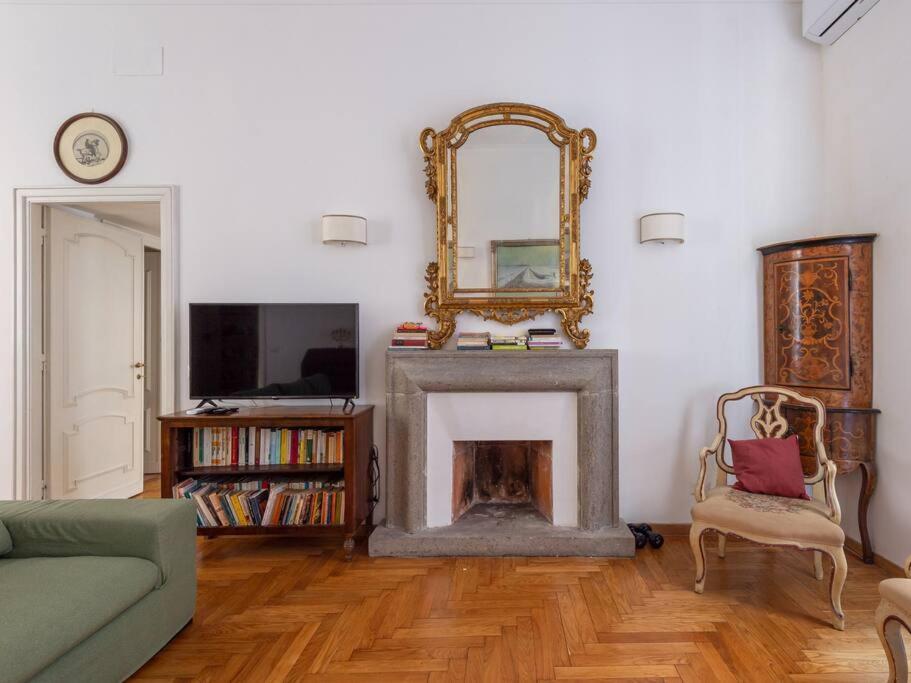 Giulia Luxury Two Bedroom Apartment *