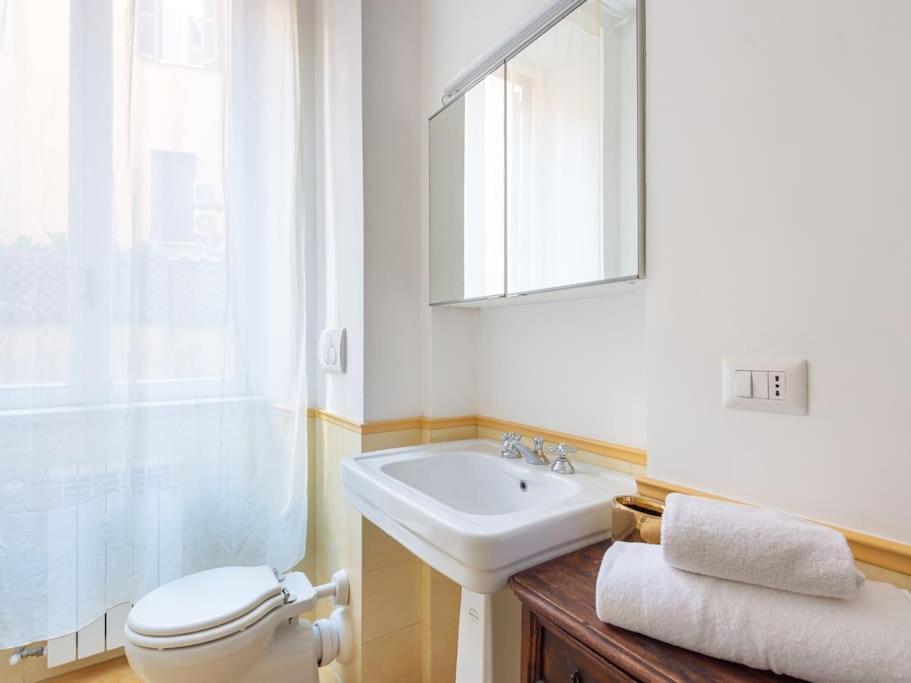 Giulia Luxury Two Bedroom Apartment