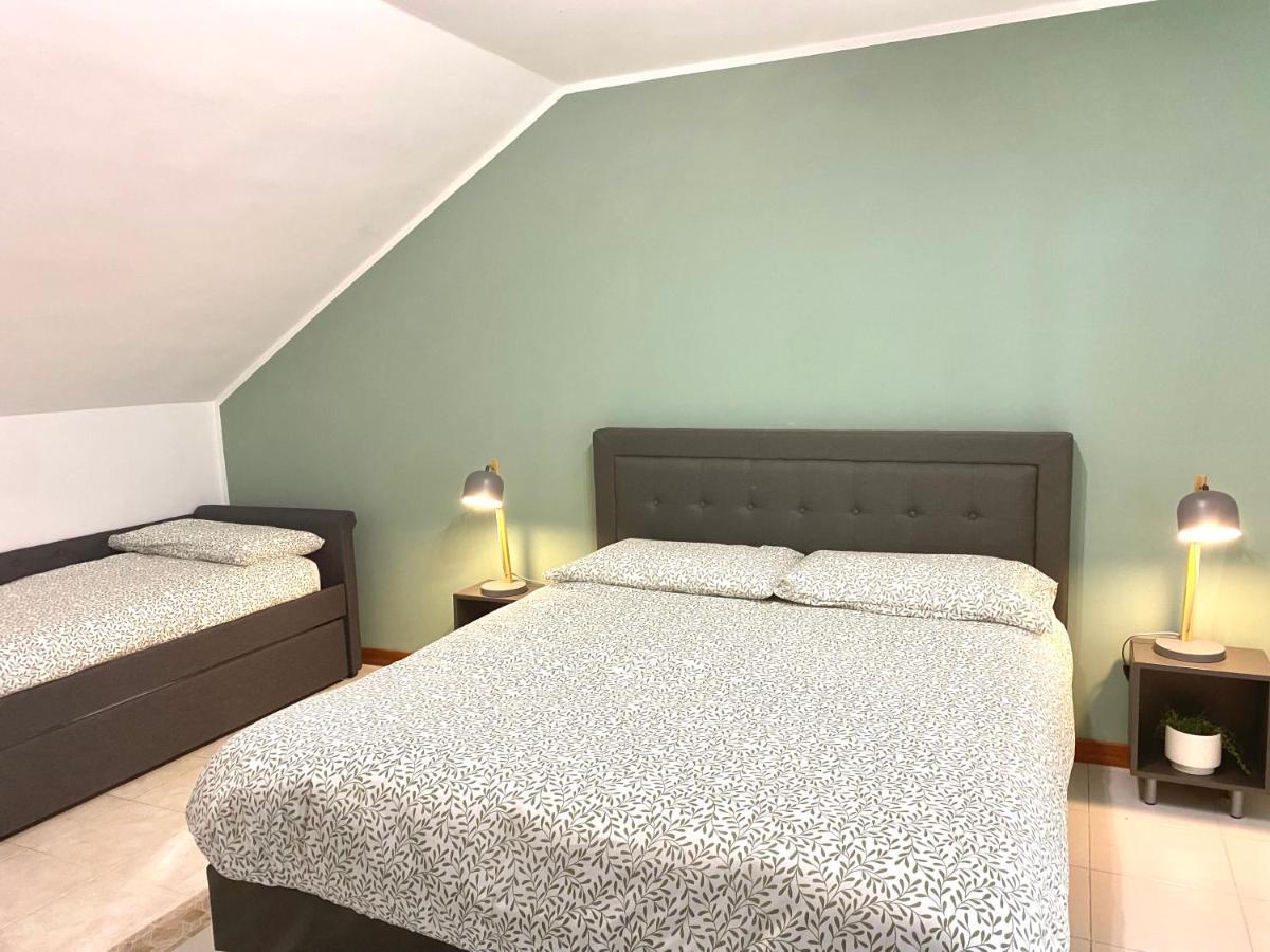 Miedonne In Apartamento Roma