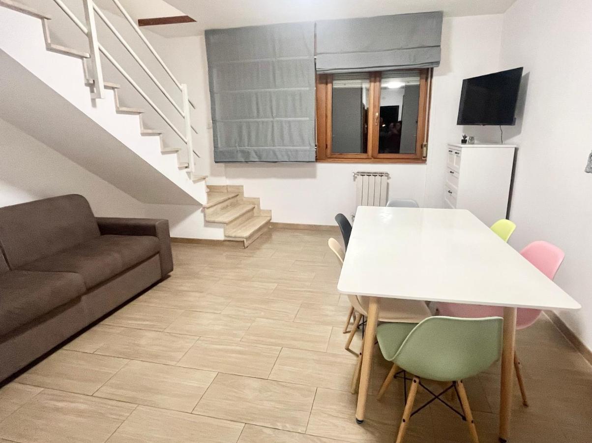 Miedonne In Apartamento *