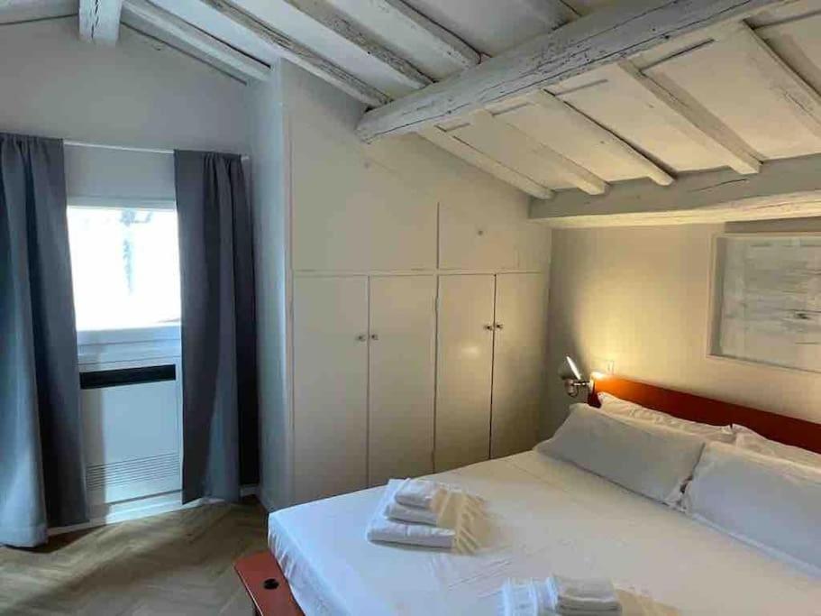 Attico Con Due Terrazze Al Pantheon, Apartamento *