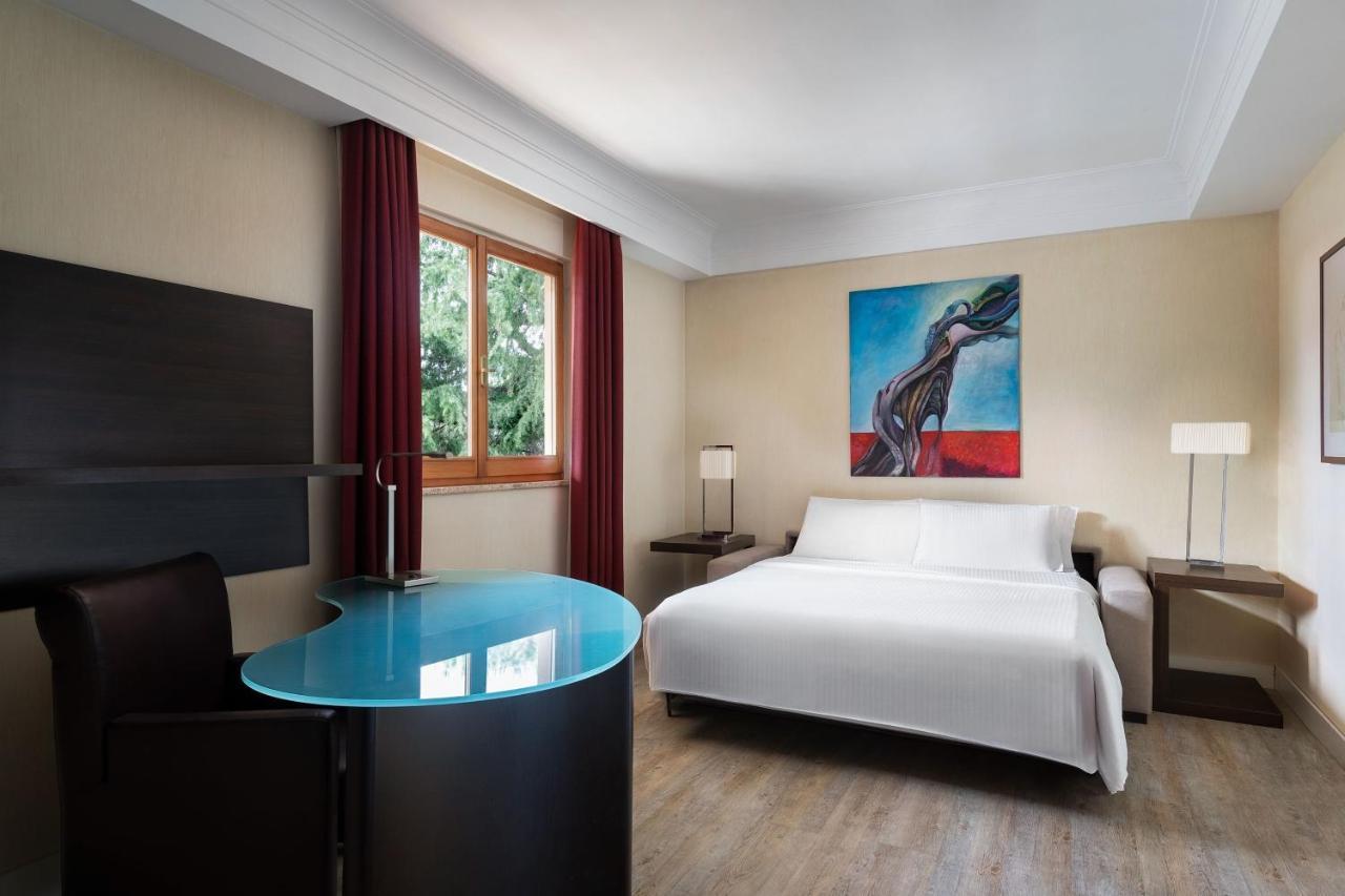 Hotel Courtyard By Marriott Park Roma