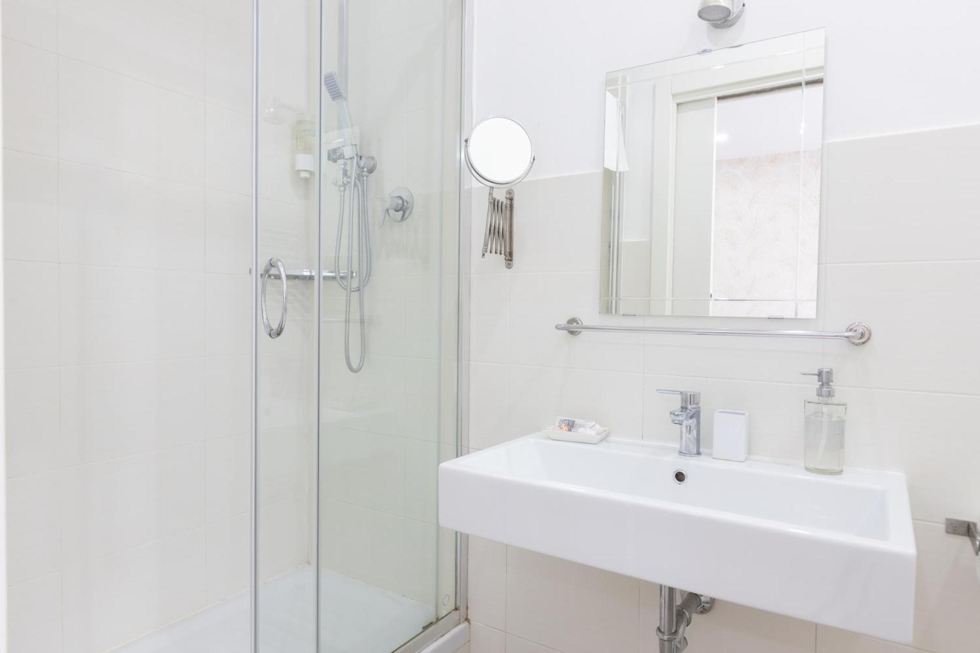 Guest house 247 Luxury Trastevere 2*