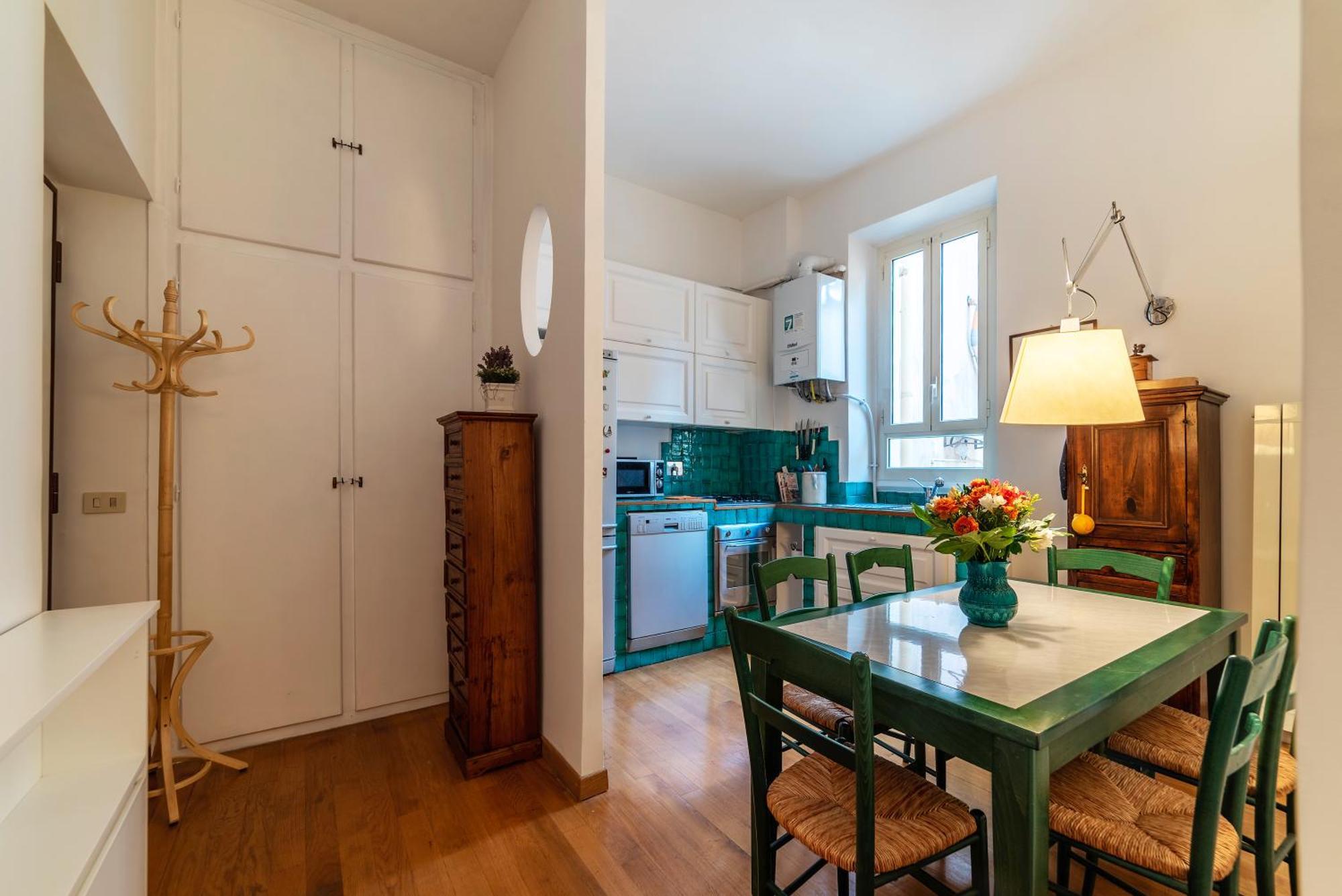 Accogliente E Colorato, A Pochi Passi Dal Colosseo - Fromhometorome Leilighet Roma