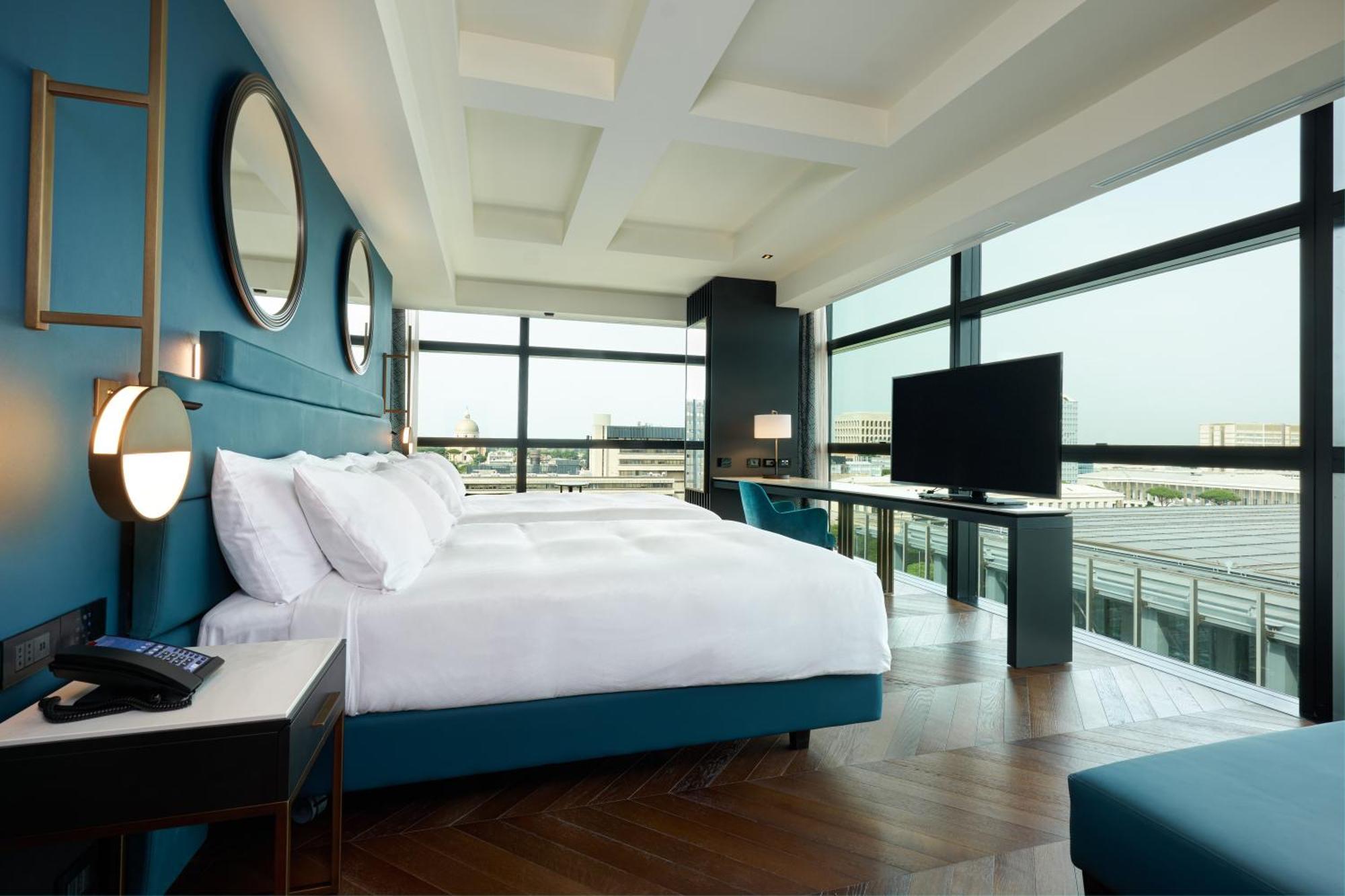 Hilton Eur La Hotel 4*