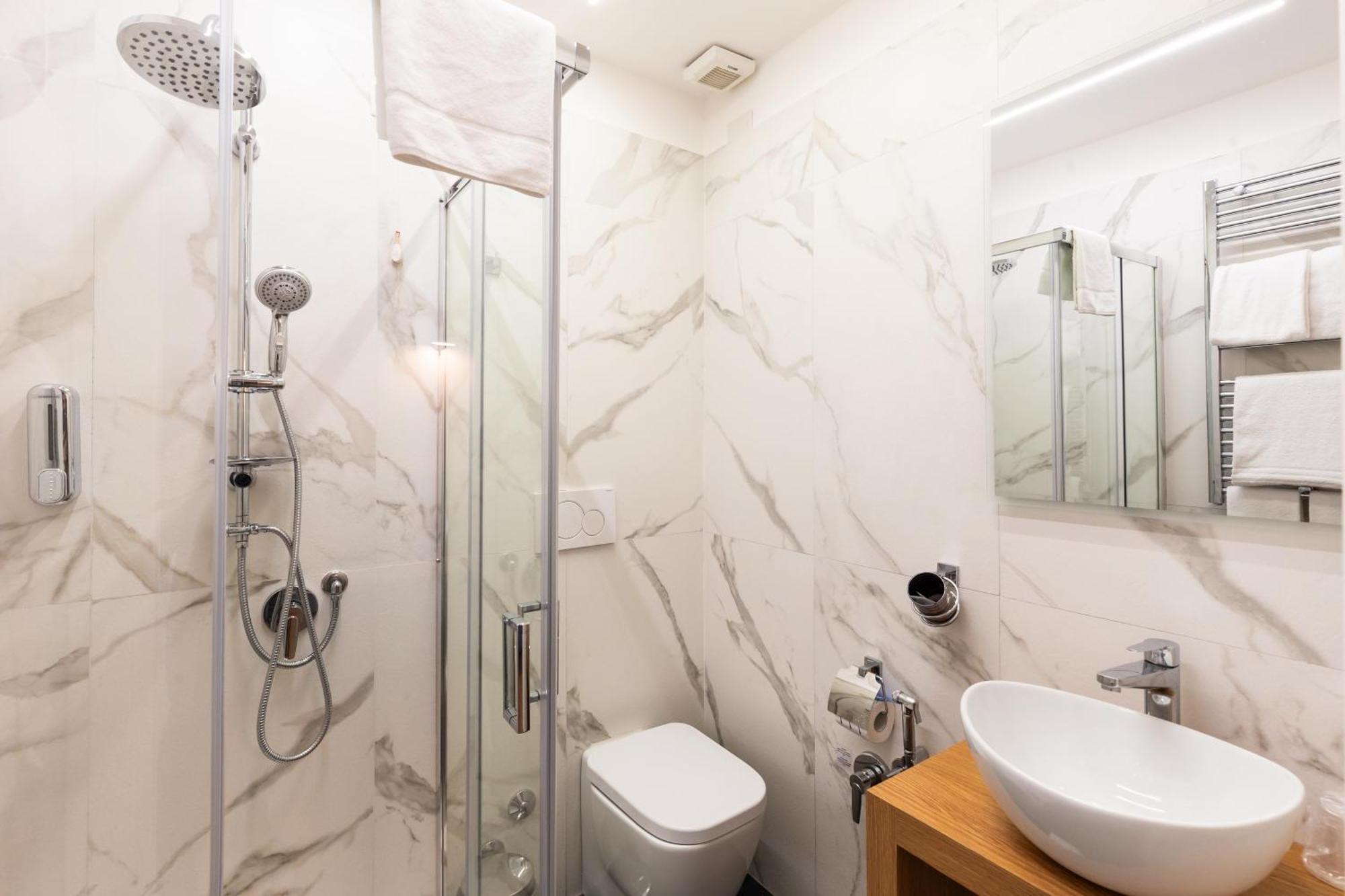 Cavour Luxury - Lr Collection Rom