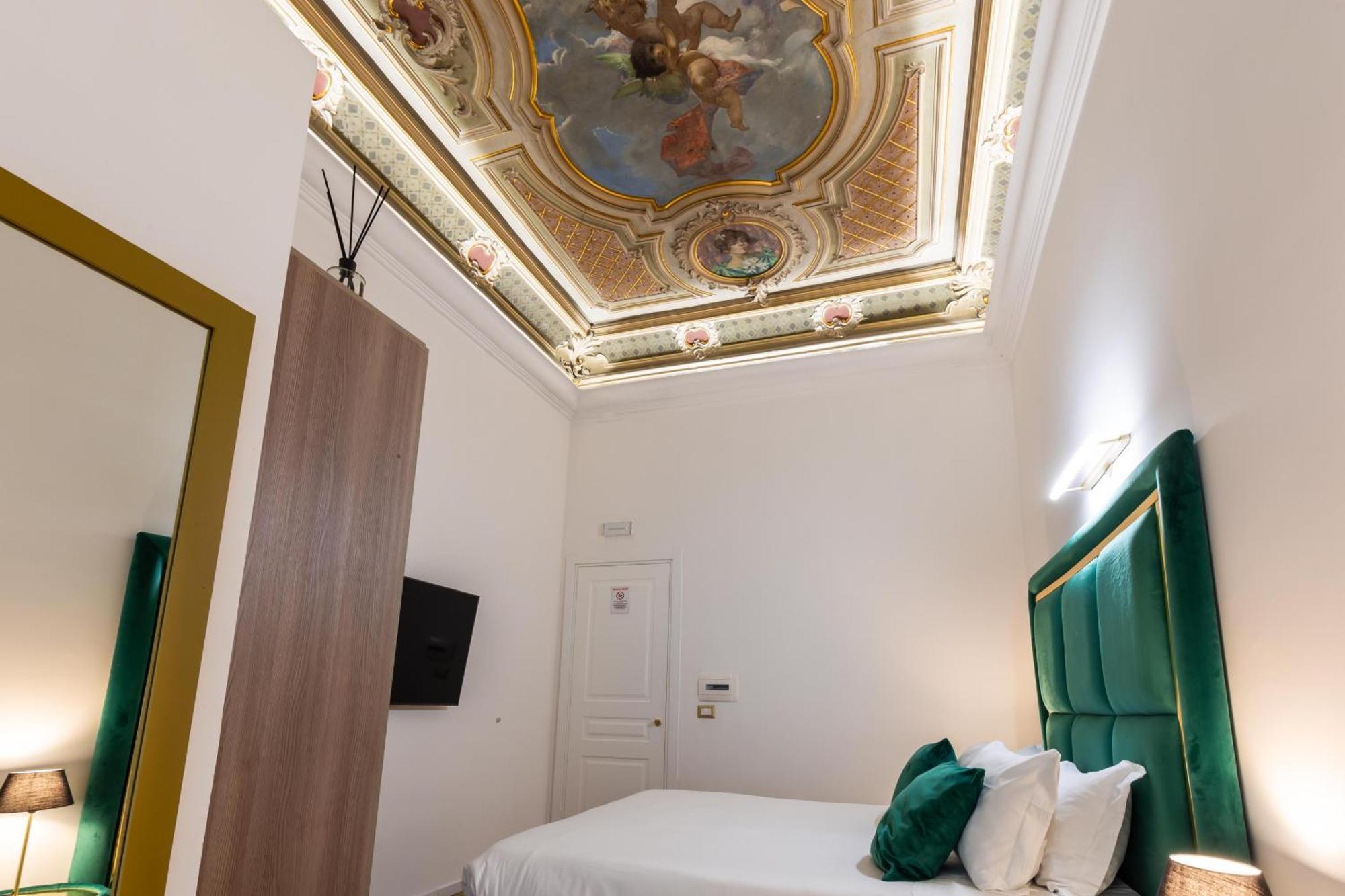 Cavour Luxury - Lr Collection * Rom