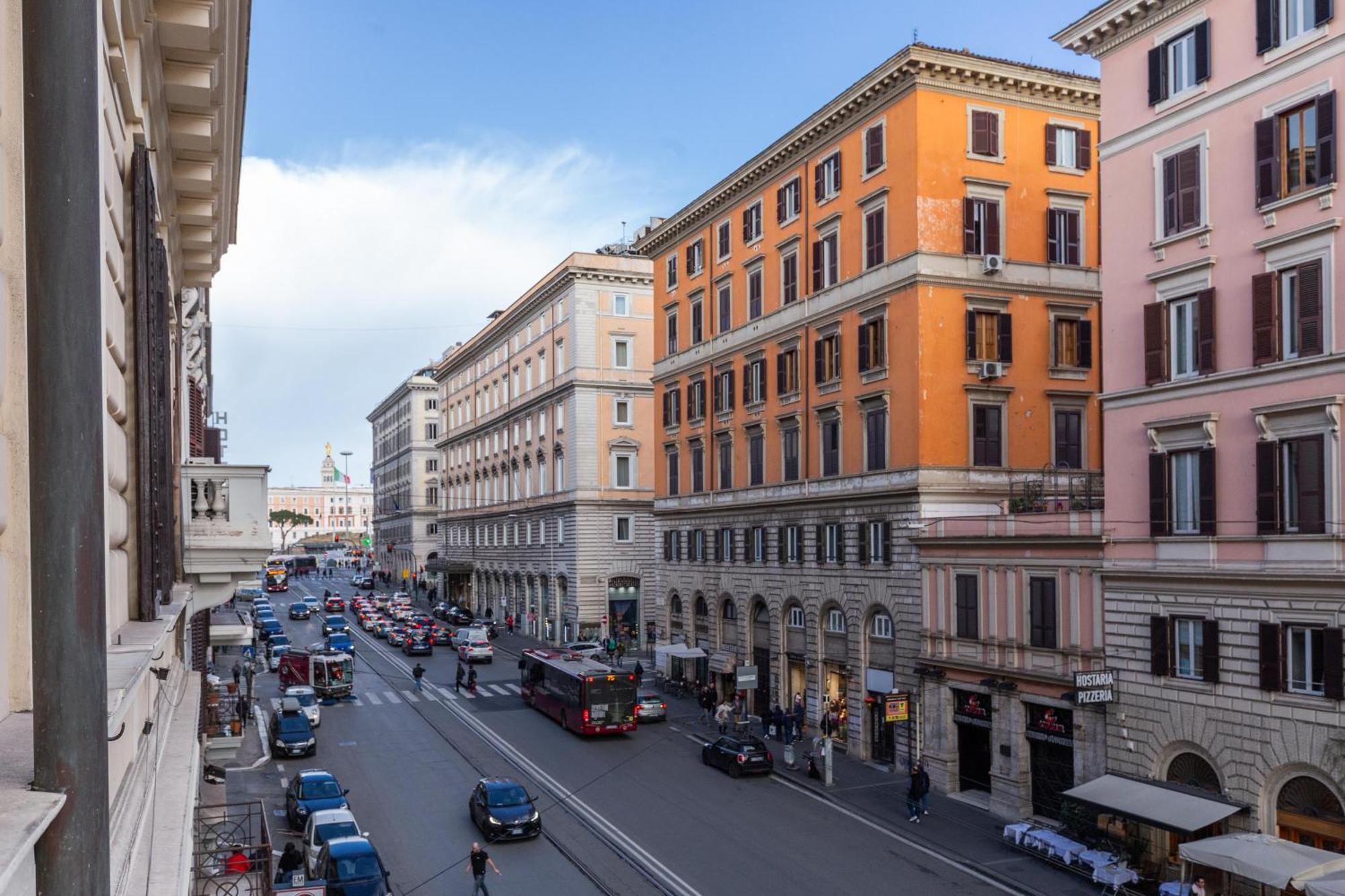 Cavour Luxury - Lr Collection Rom