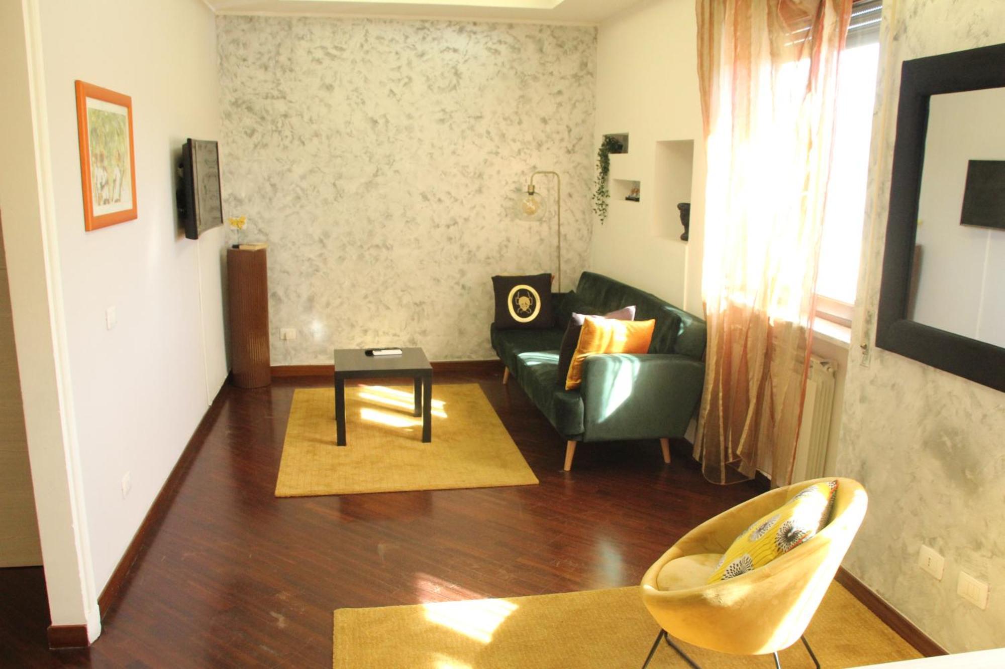 Capital House Apartment Rom
