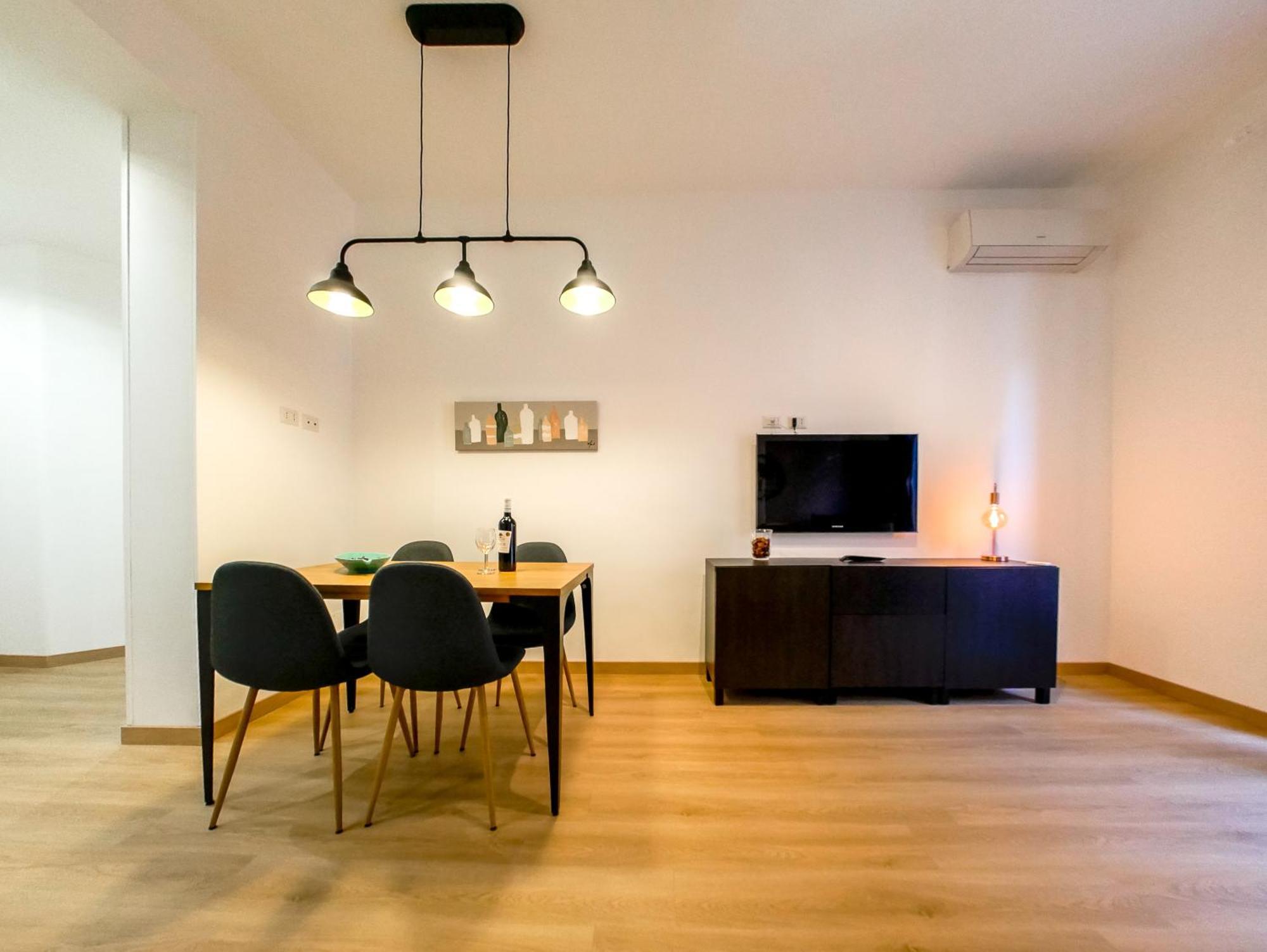 Leilighet Chic Modern 2-bedroom Near Metro
