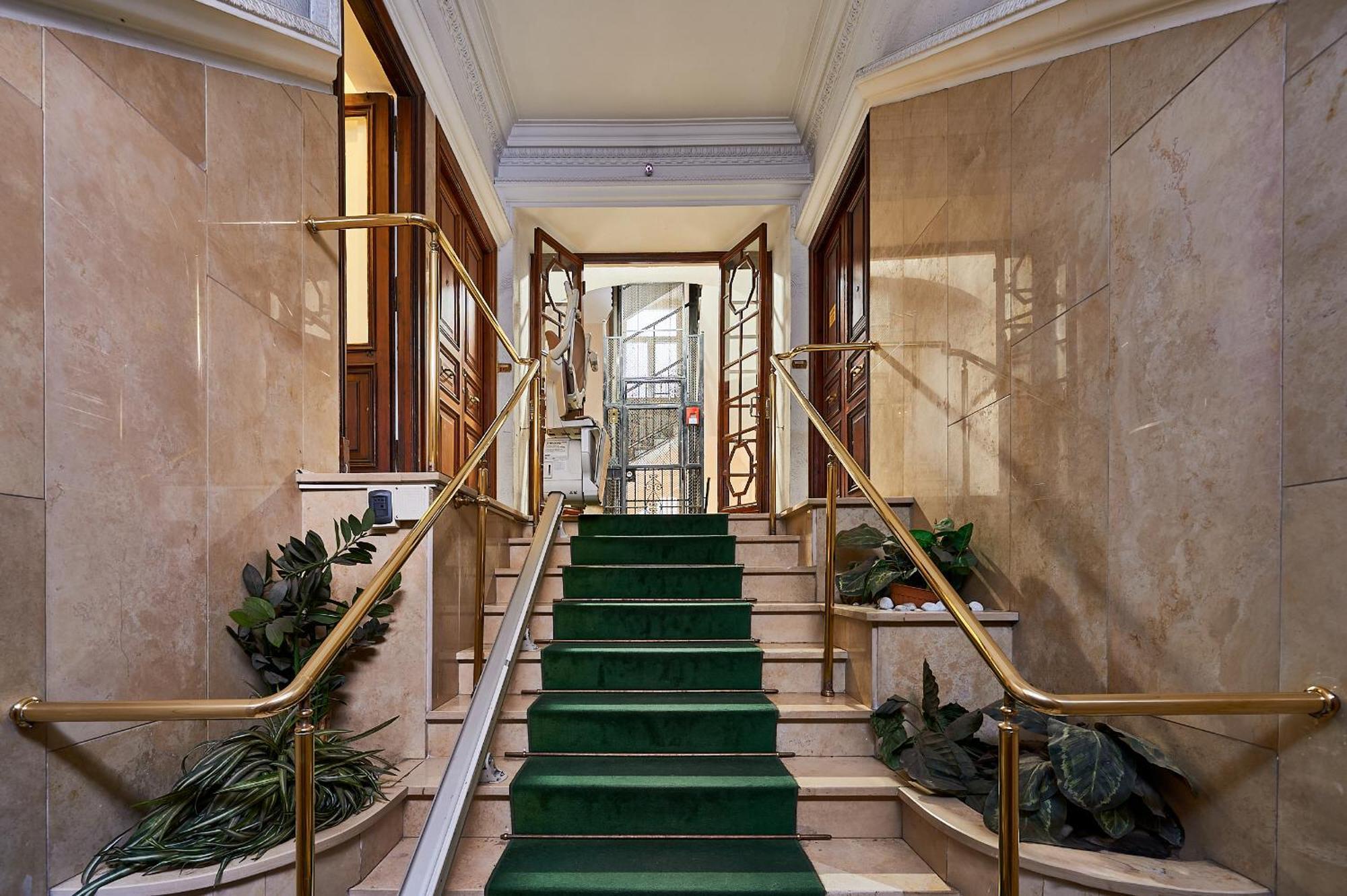 Irex Vatican Private * Roma