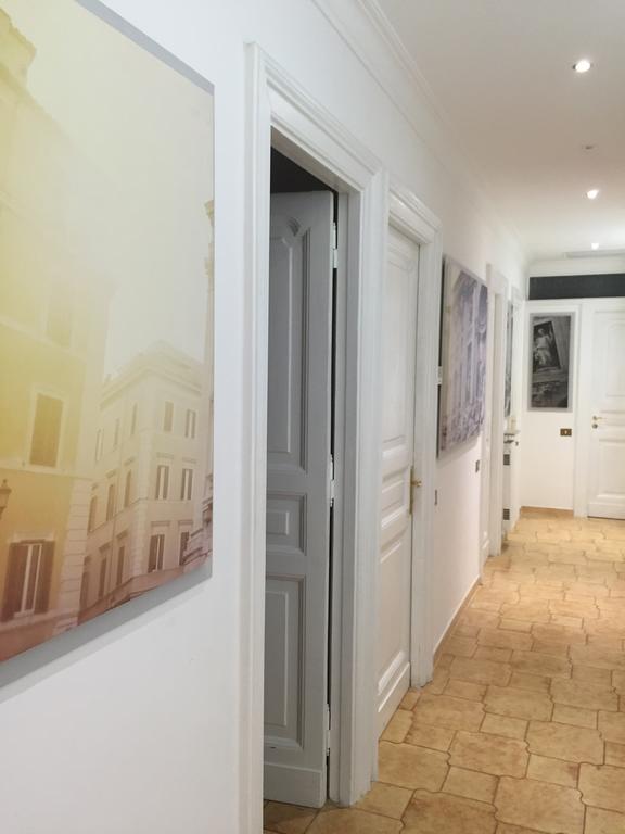 Luxury White House Apartment Rom