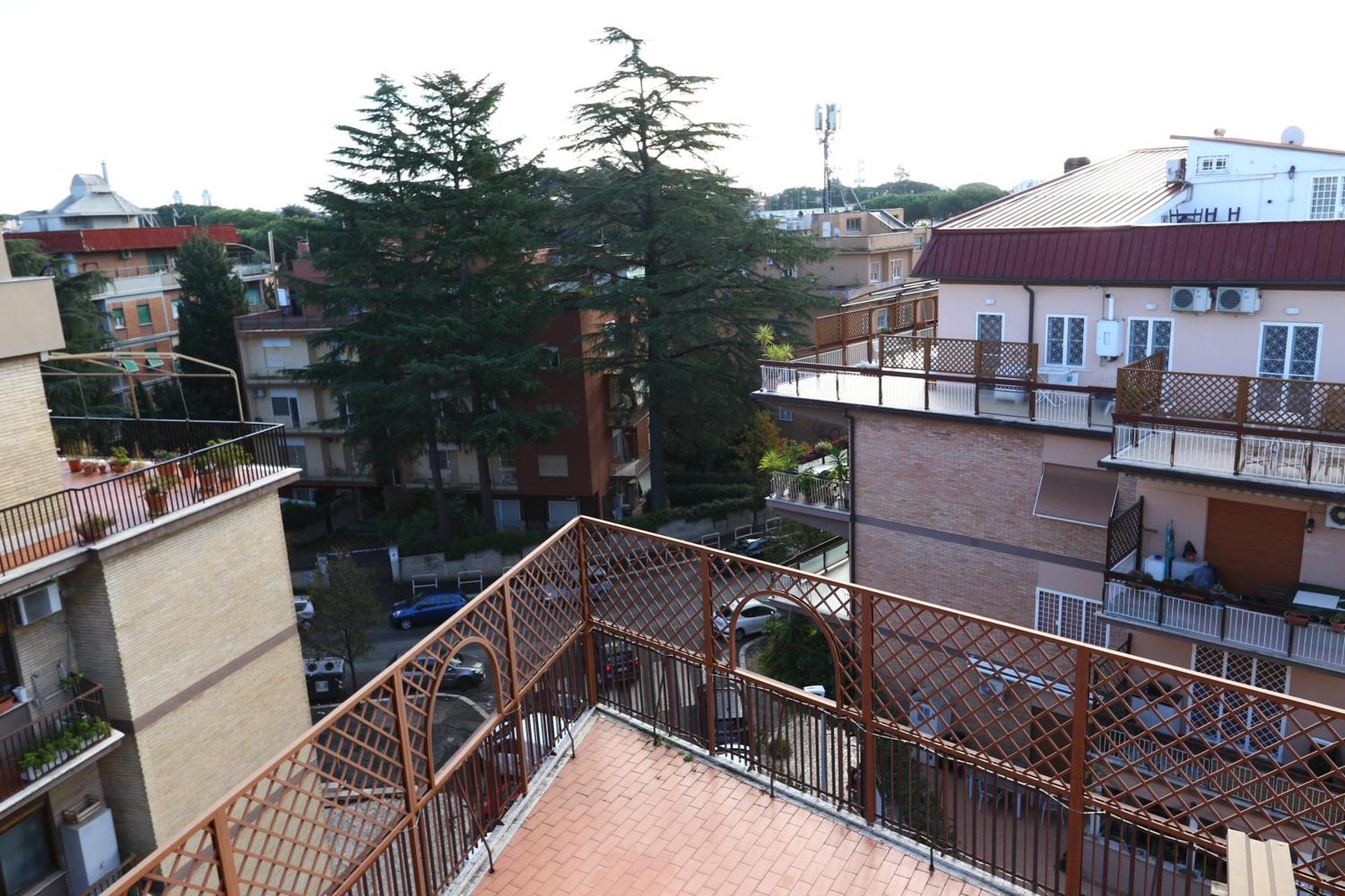 Appartamento Angela Attico A Pochi Minuti Dal Gemelli E Stazione Fl3 Direzione San Pietro - Centro *