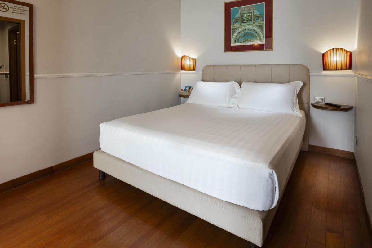 Milton Hotel 4*